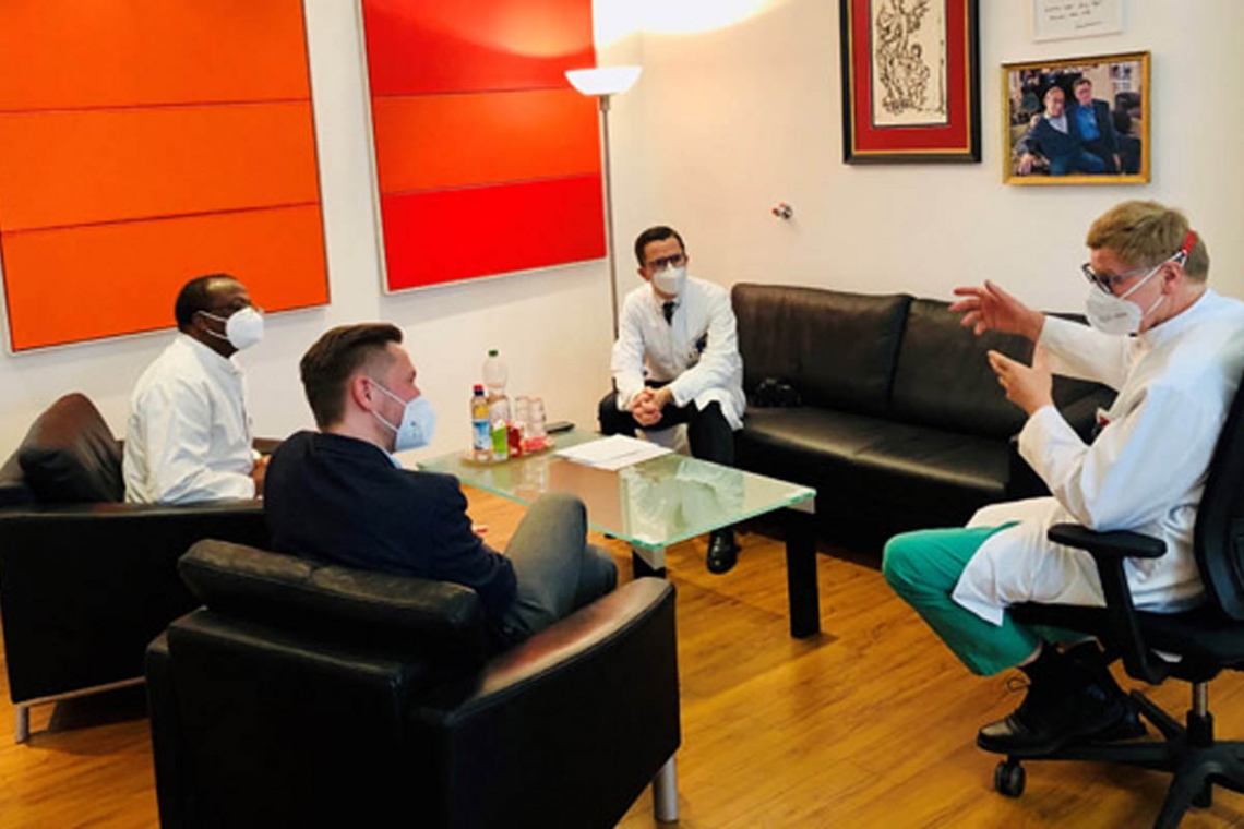 Dr. Wolfgang Stefinger zu Besuch in der Chirurgischen Klinik und Poliklinik für Chirugie